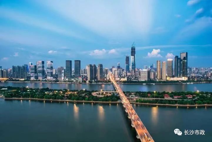 以城市，見未來；與城市，共成長(zhǎng)